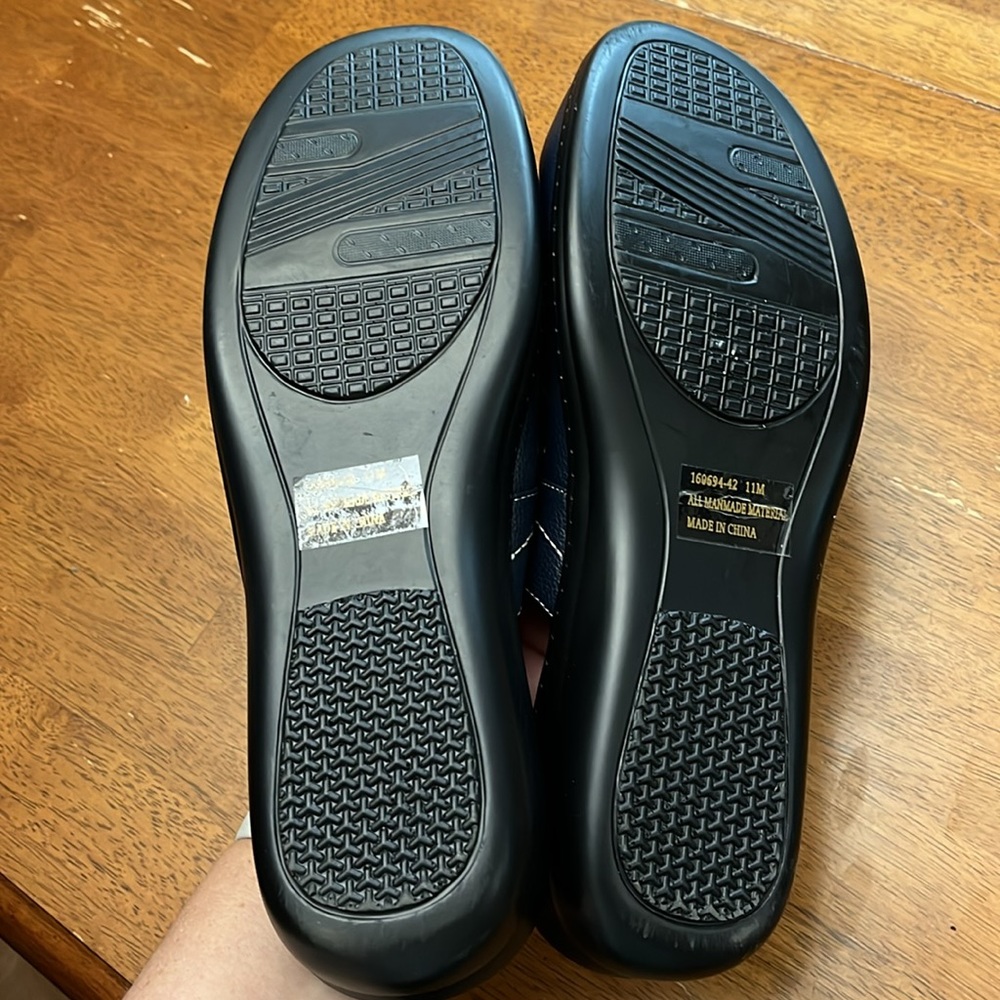 Angel Steps Navy Mule - Picture 4 of 4